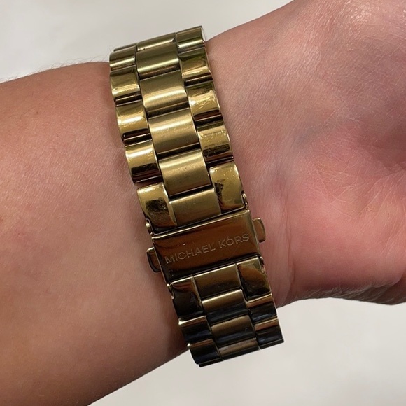 Michael Kors gold watch - Picture 4 of 6